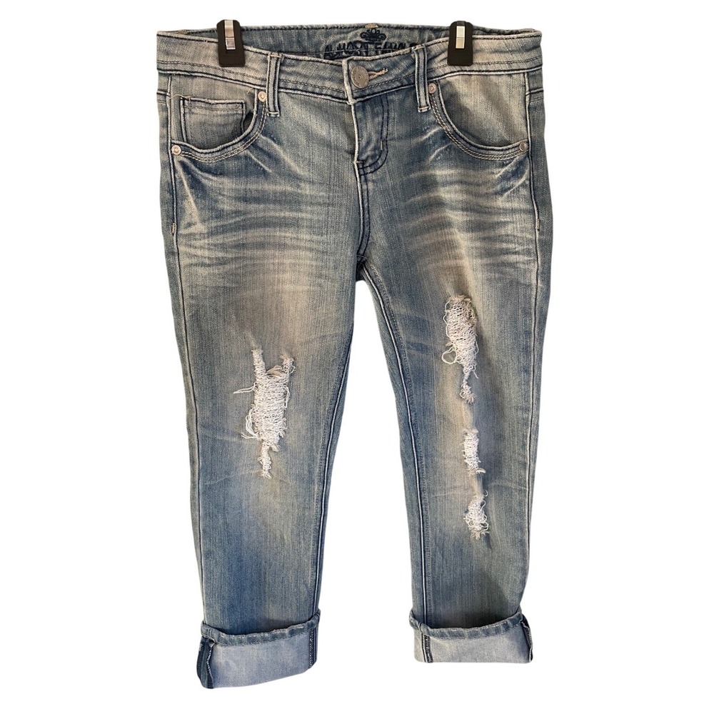 Almost Famous Womens‎ Medium Wash Cuffed Capris Size 7 Distressed Denim Capris